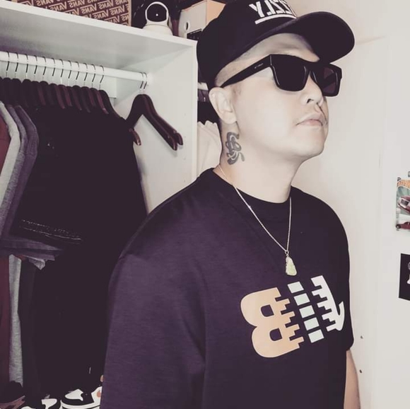 Meet your Posher, Giang - Picture 2 of 4